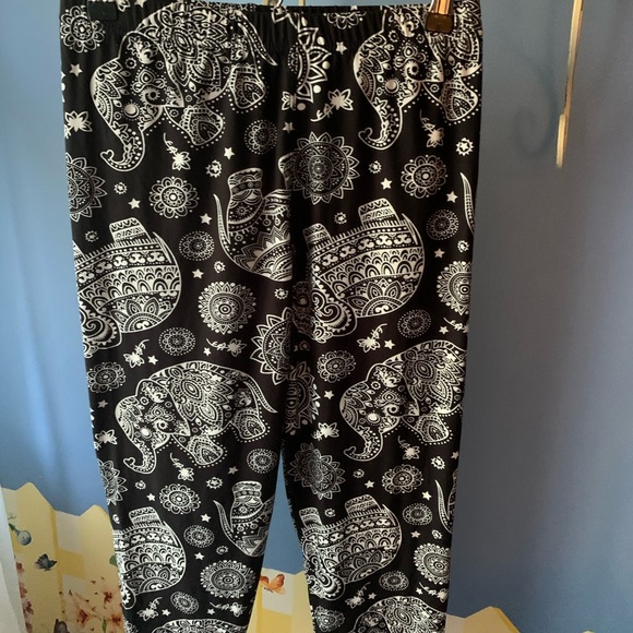boho elephant leggings - Picture 1 of 3